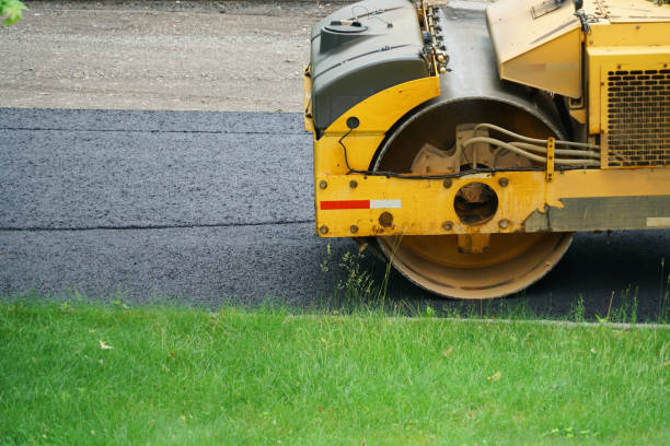 Best Gravel Driveway Installation  in Holtsville, NY